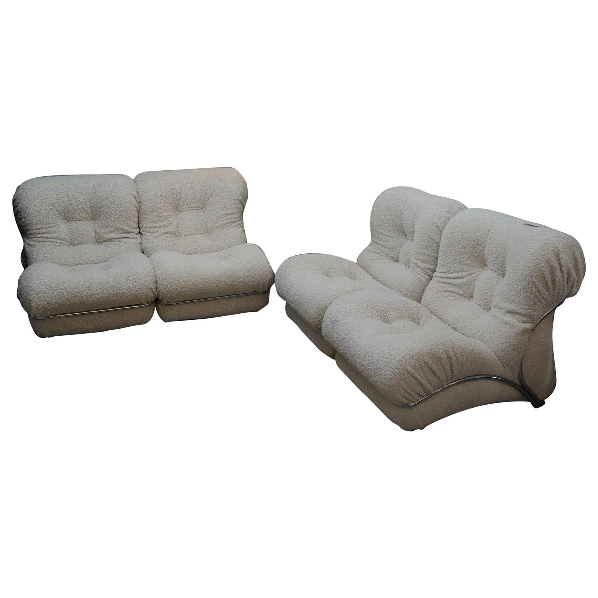 Mid century modern white boucle lounge chair 'Corolla' by I.P.E. Italy, 1970s