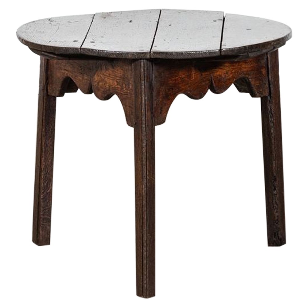 Mesa de cricket inglesa vernácula de roble del siglo XVIII