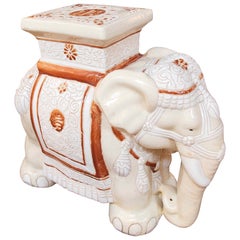 Mesa auxiliar Elefante de cerámica esmaltada de los años 70 con diseño ornamental
