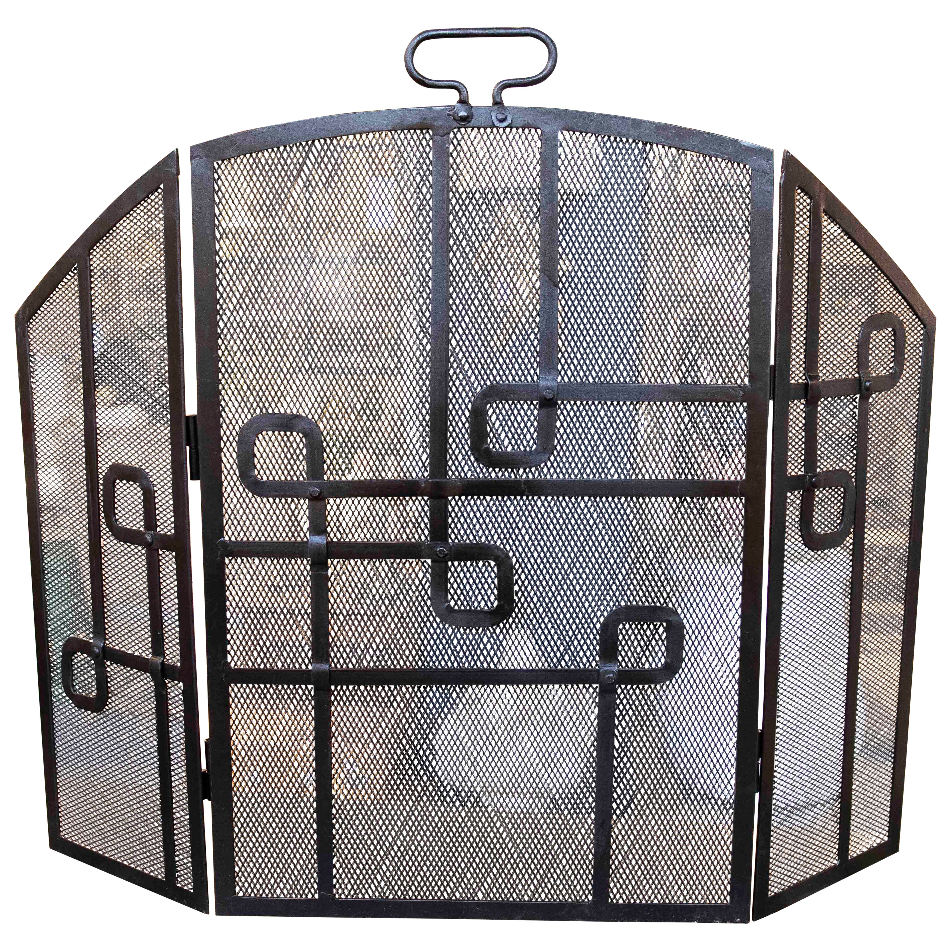 Kaminschutzgitter mit geometrischem Eisendesign im Angebot