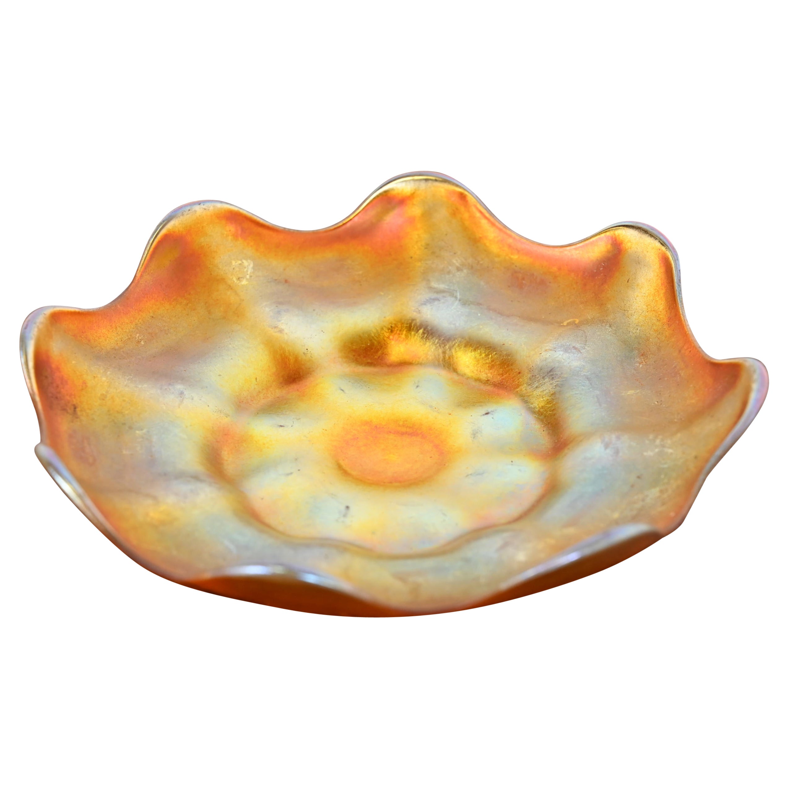 Louis Comfort Tiffany Assiette en verre d'art irisé Favrile à bord festonné