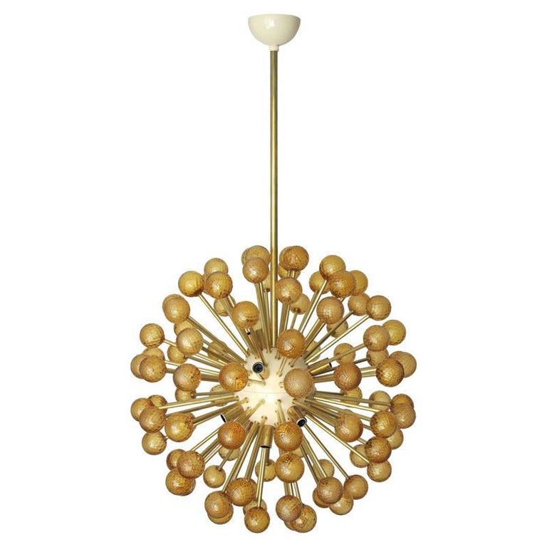 Lustre Spoutnik en ambre par Fabio Ltd. en vente