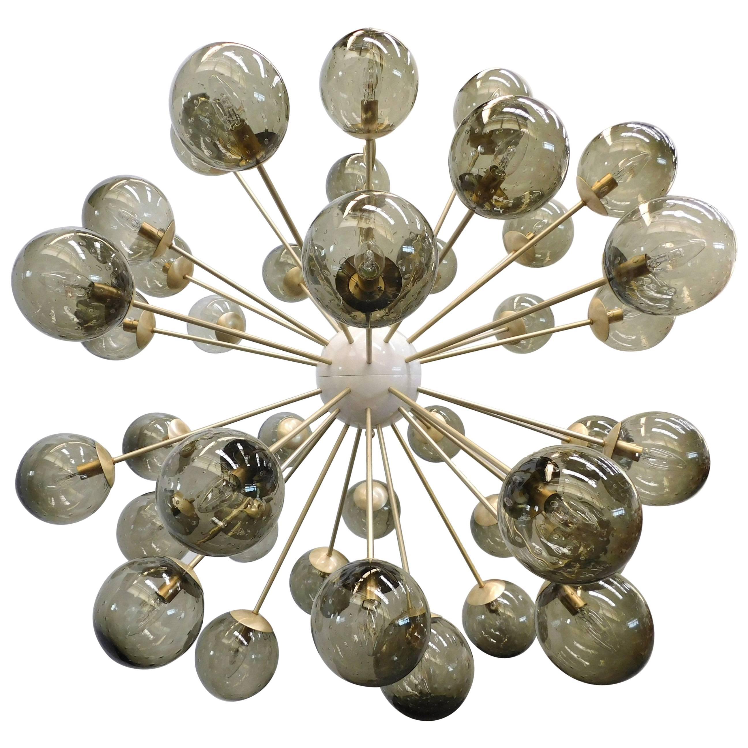 Nova Sputnik-Kronleuchter von Fabio Ltd im Angebot
