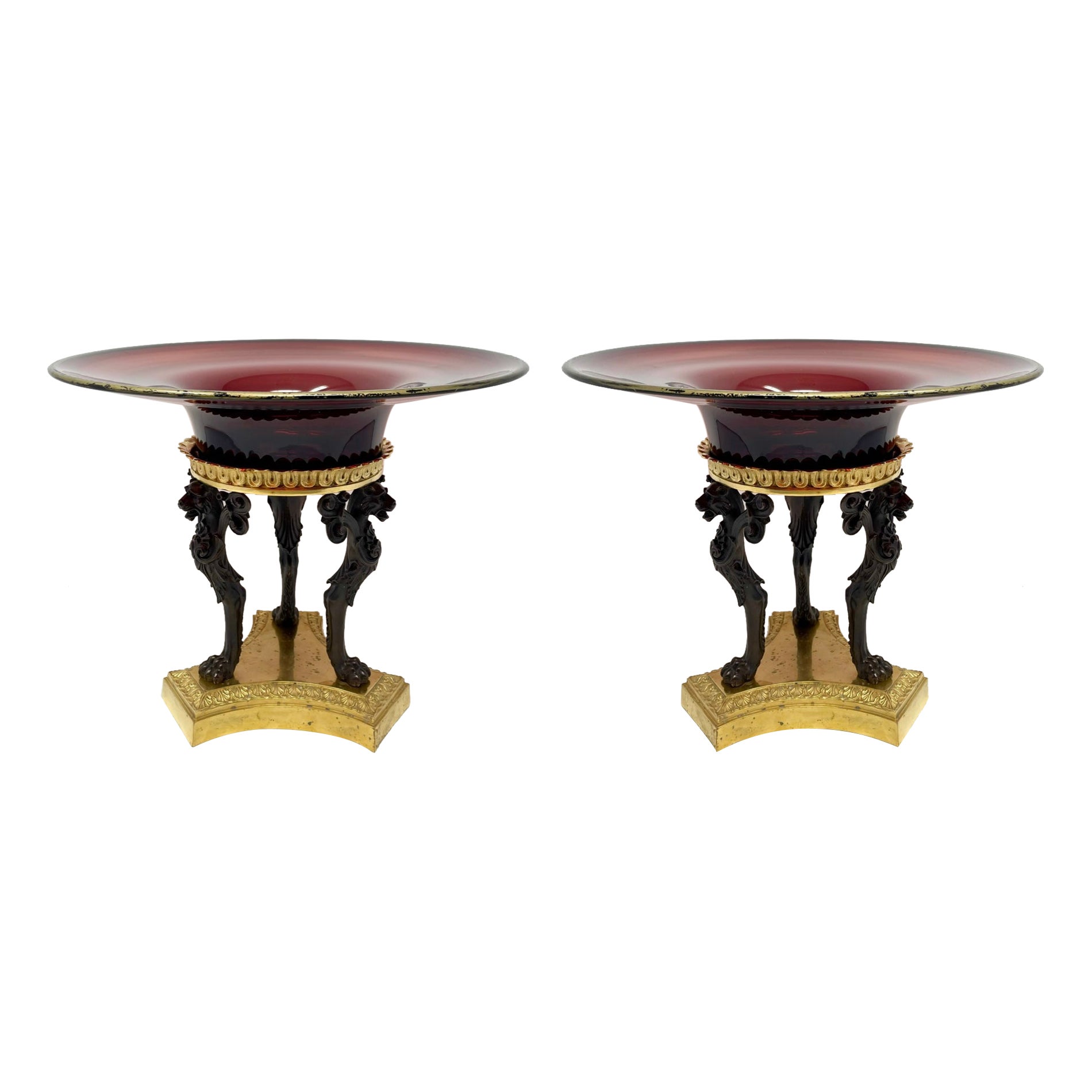 Pareja de Tazzas Francesas Antiguas de Cristal Rubí y Bronce D' Ore, Circa 1920's.
