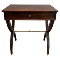 Neoklassischen Stil Holz und Messing Beistelltisch oder Night Stand von Maison Jansen