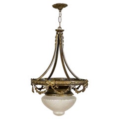 Lampadario in ottone stile impero con paralume in vetro smerigliato, inizio XX secolo