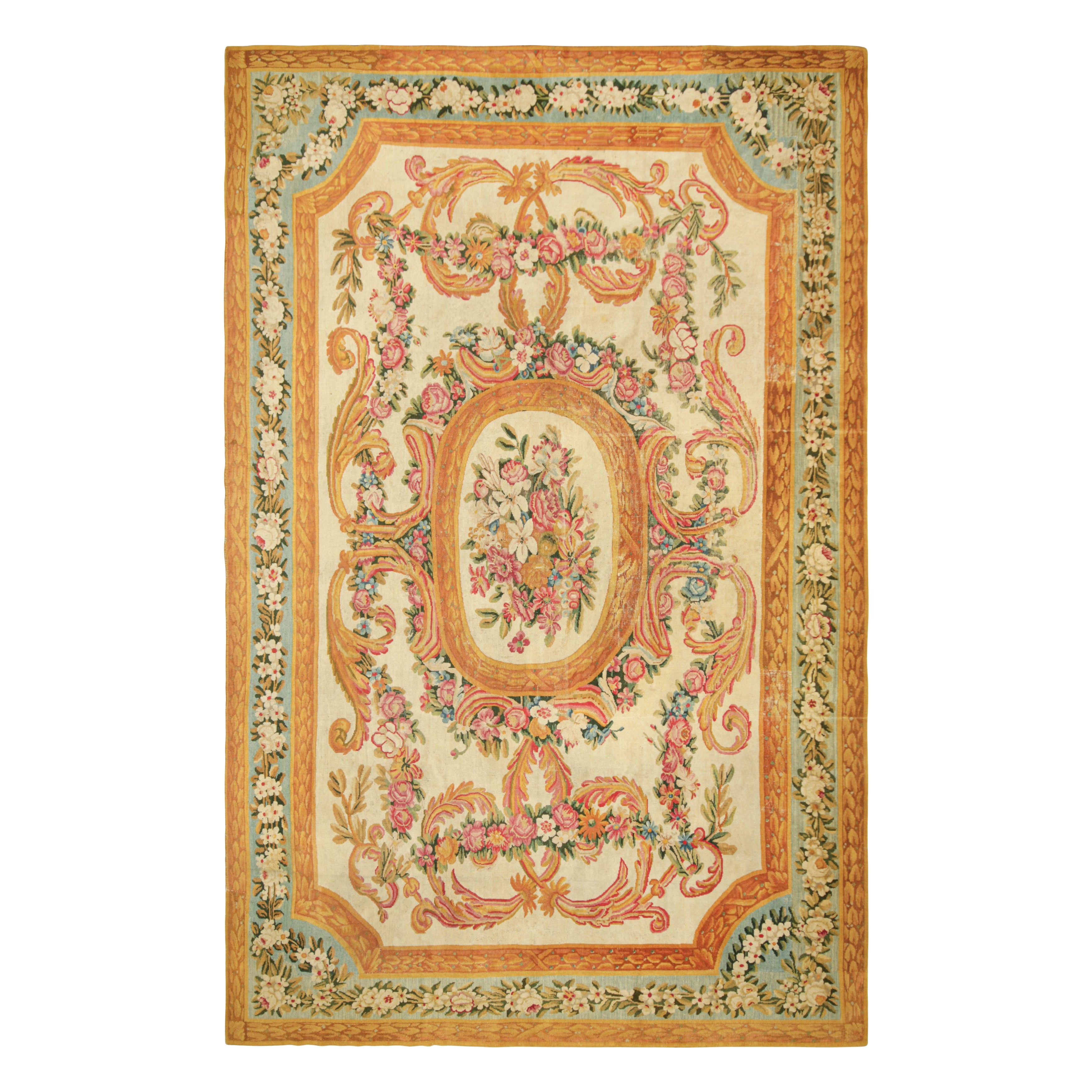 Alfombra Savonnerie Antique French Crema con Medallones Florales Dorados  Rug & Kilim