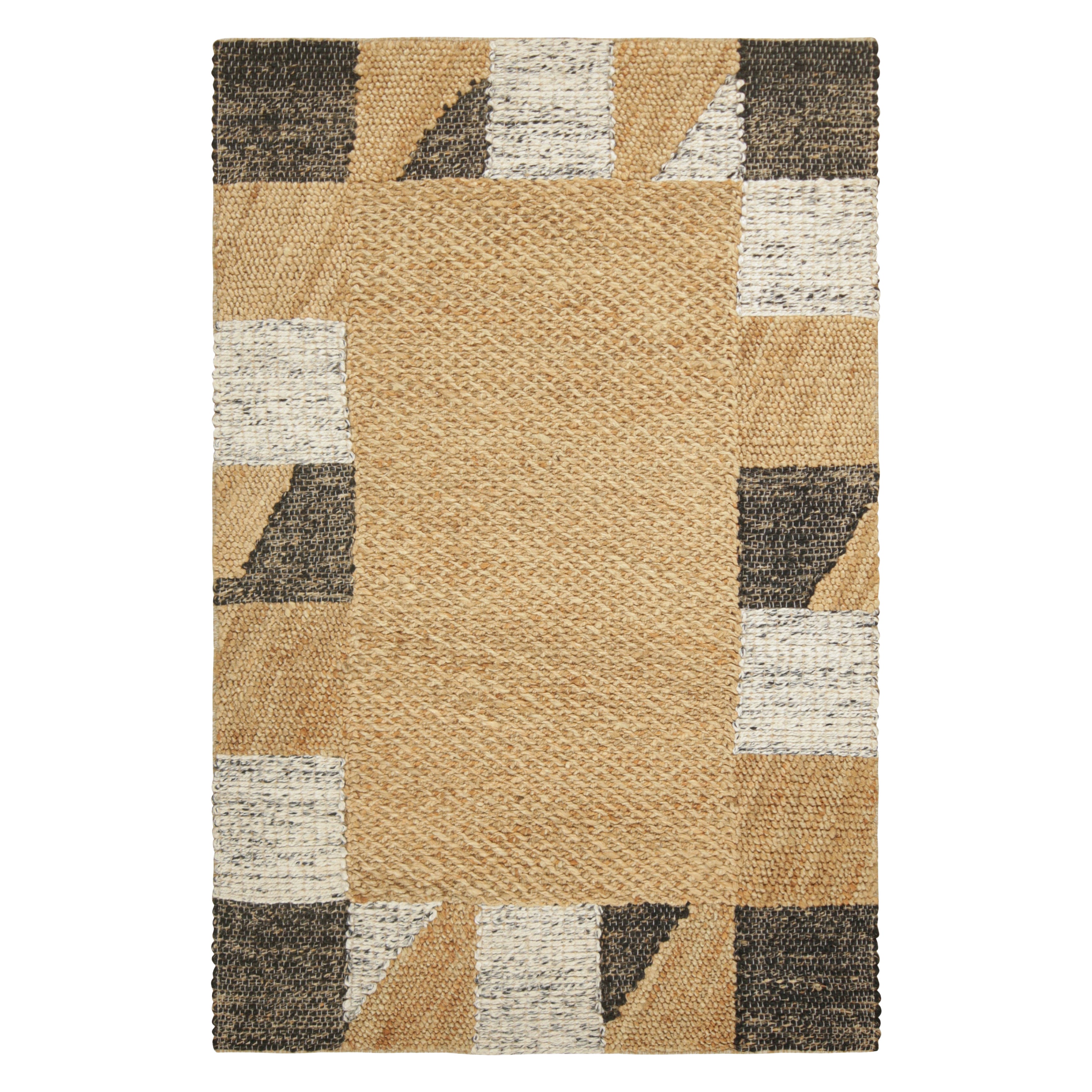 Tapis & Kilim's Abstract Flatweave in Beige Open Field with Geometric Border (Tissage plat abstrait en beige avec bordure géométrique) en vente