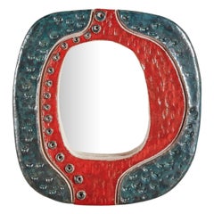 Espejo de cerámica rojo + azul de Nathalie Soufflet, Francia Siglo XXI