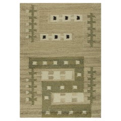 Campione di tappeto personalizzato in stile scandinavo di Rug & Kilim con motivi geometrici verdi