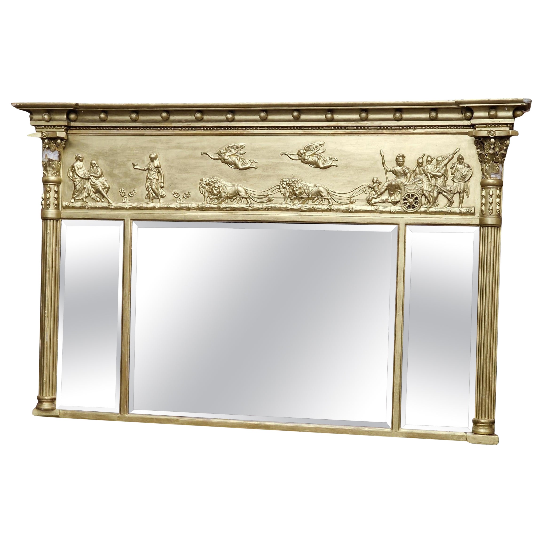 Trittico del XIX secolo in legno dorato e gesso con specchio sovramontato e vetro con bordo smussato