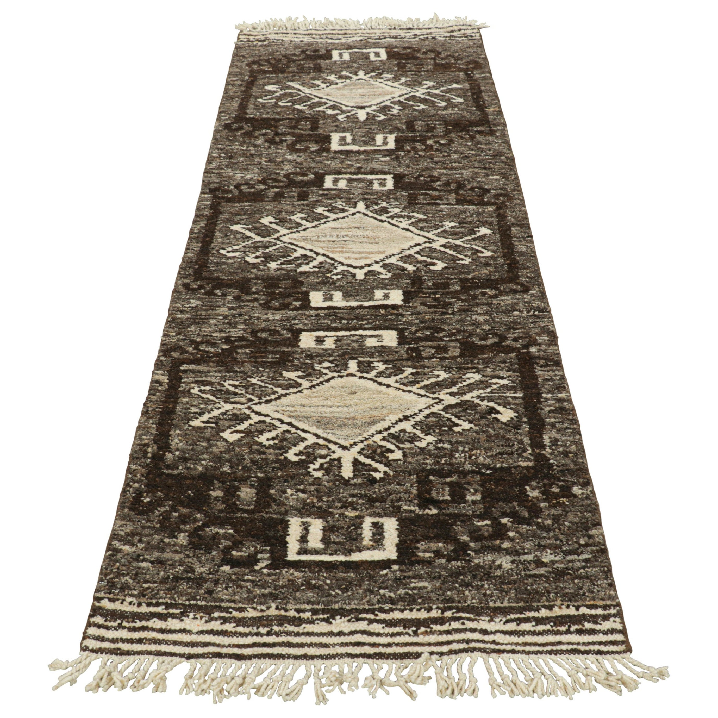 Rug & Kilim's Tribal Kilim Runner Rug in Beige-Brown with Medallions (Tapis de course tribal en Kilim, beige et brun avec médaillons)