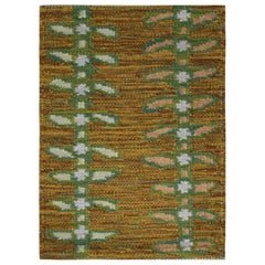 Rug & Kilim's Scandinavian Style Custom Rug Sample in Gold with Floral Patterns (échantillon de tapis sur mesure de style scandinave avec motifs floraux)