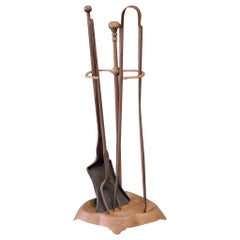 Utensilios rústicos franceses neoclásicos para chimeneas, época de principios del siglo XIX