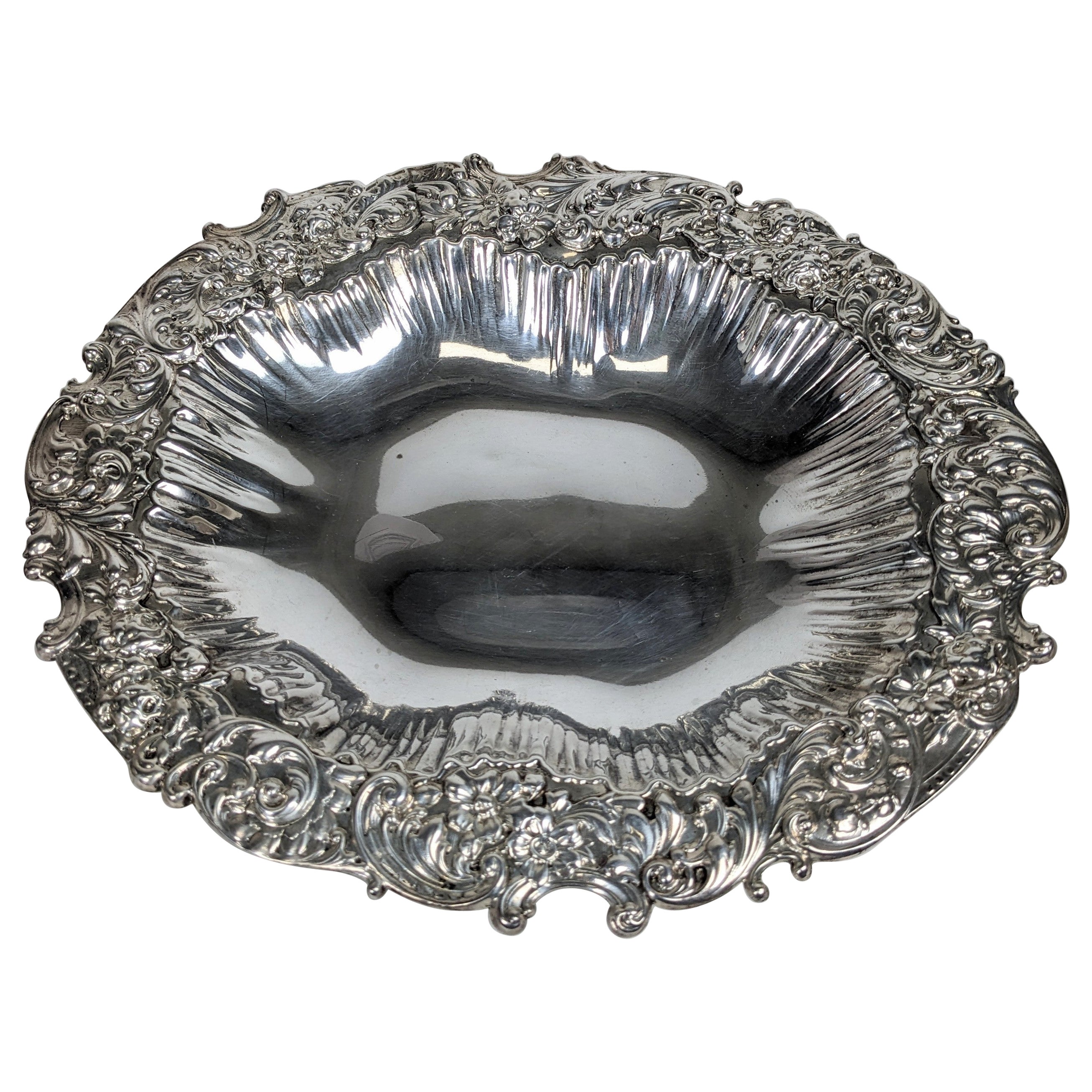 Elegante Plato para Servir de Esterlina Gorham del Siglo XIX