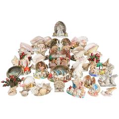 Collection of 30 Vintage Shell, Coral and Plastic Sea Side Souvenir Sculptures