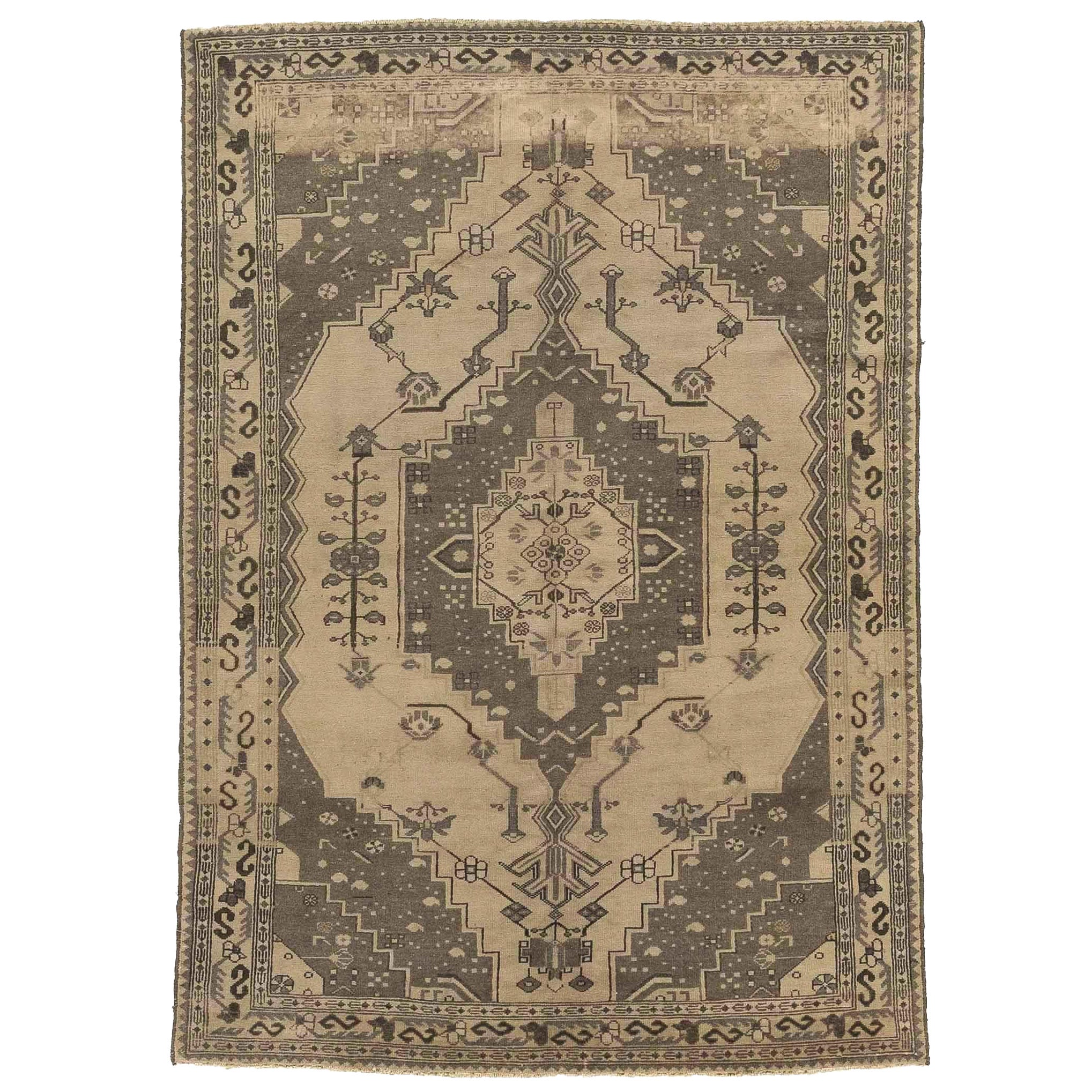 Persian Saveh Area Rugs - 51880