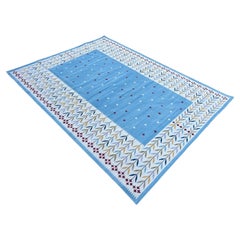 Tappeto a tessitura piatta in cotone fatto a mano, 6x9 crema, blu e rosso con foglie indiane Dhurrie