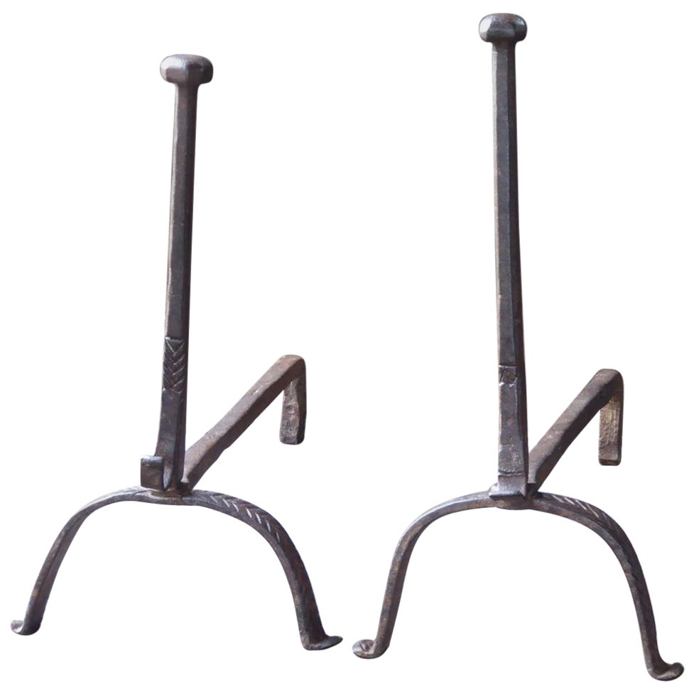Andirons oder Feuerböcke aus der Gotik des 17. im Angebot
