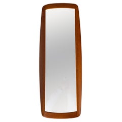 Eleganter schwedischer Spiegel aus massivem Teakholz in Mid-Century Modern aus den 1950er Jahren