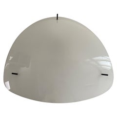 Große Wand- oder Deckenleuchte aus weißem Plexiglas im Dreiecks-Design, 1970er Jahre, Deutschland