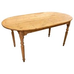 Mesa ovalada de madera de pino natural rústica de los años 50 con patas torneadas
