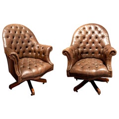 1980s Pair of Chesterfield Leather Swivel Armchairs with Classic Design