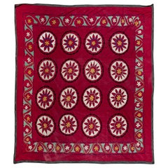Copriletto con ricamo in seta 6,9x6,9 Ft, appeso alla parete rosso scuro, tovaglia vintage