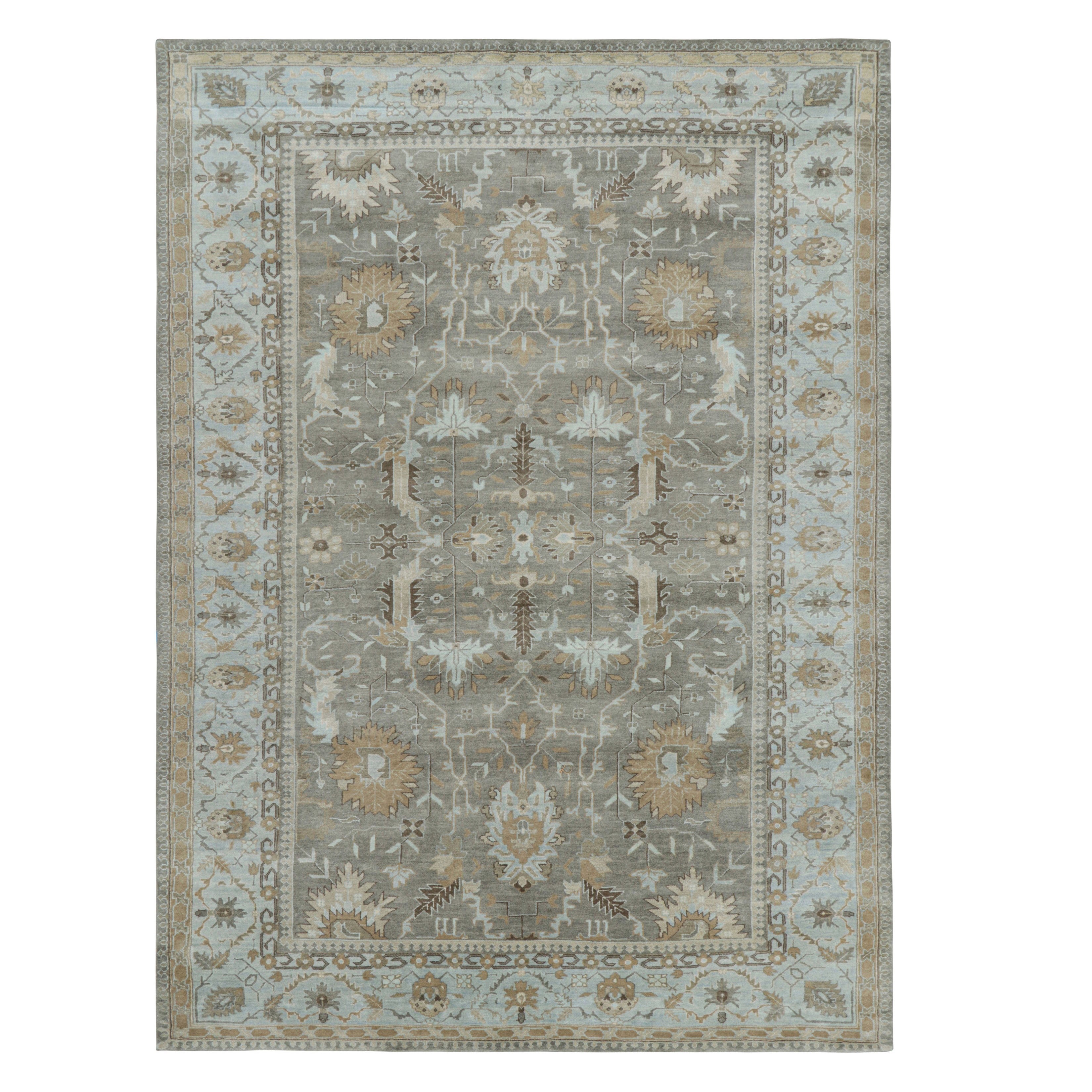 Rug & Kilim's Teppich im persischen Stil in Grau und Blau mit Blumenmustern