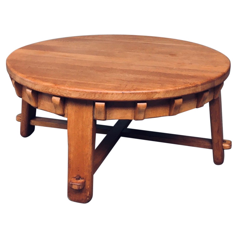 Tavolino in quercia artigianale dal design brutalista, Paesi Bassi, anni '50 in vendita