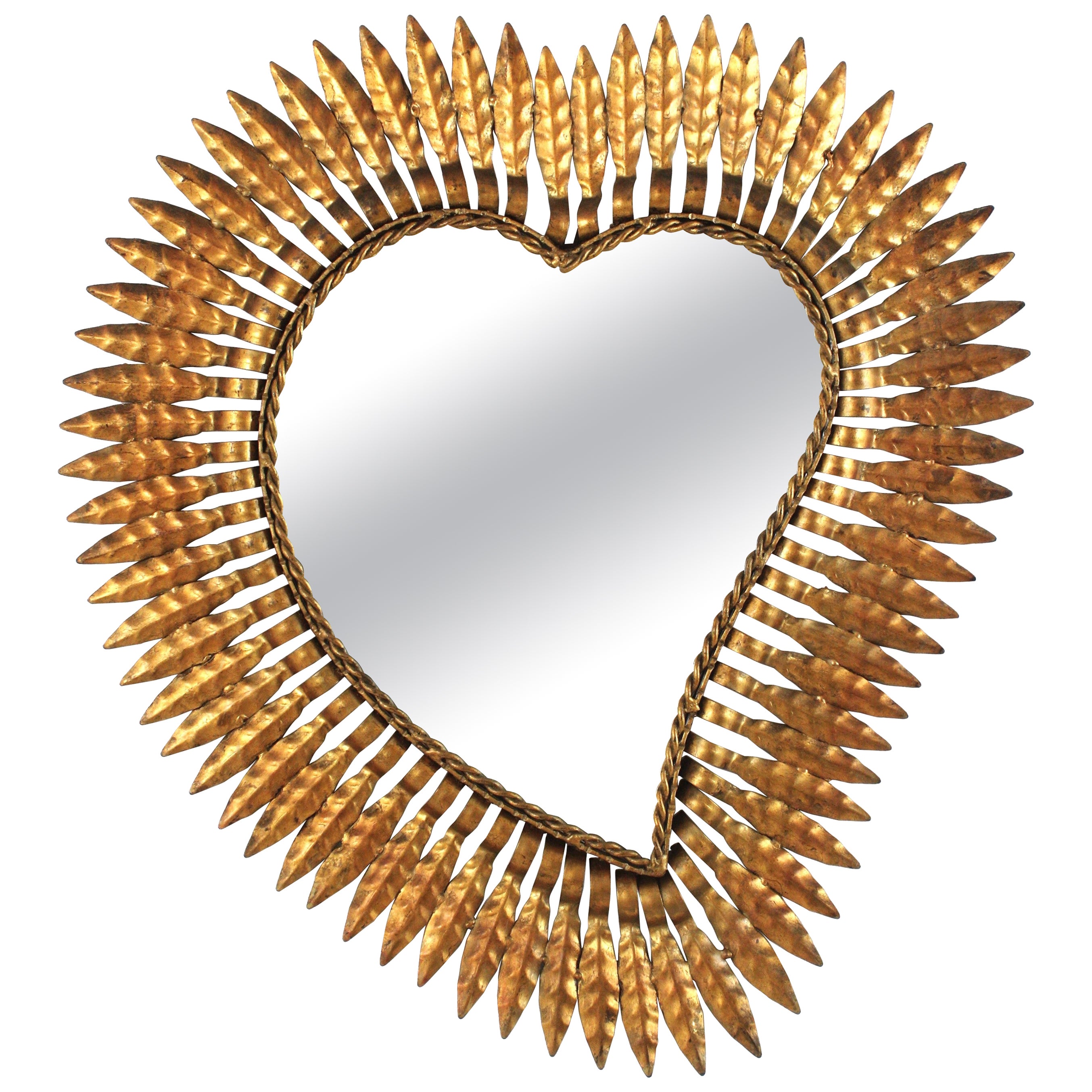 Espejo Sunburst en forma de corazón en hierro dorado, años 50