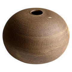 Vase décoratif rond en céramique minimaliste Wabi-Sabi de Brown