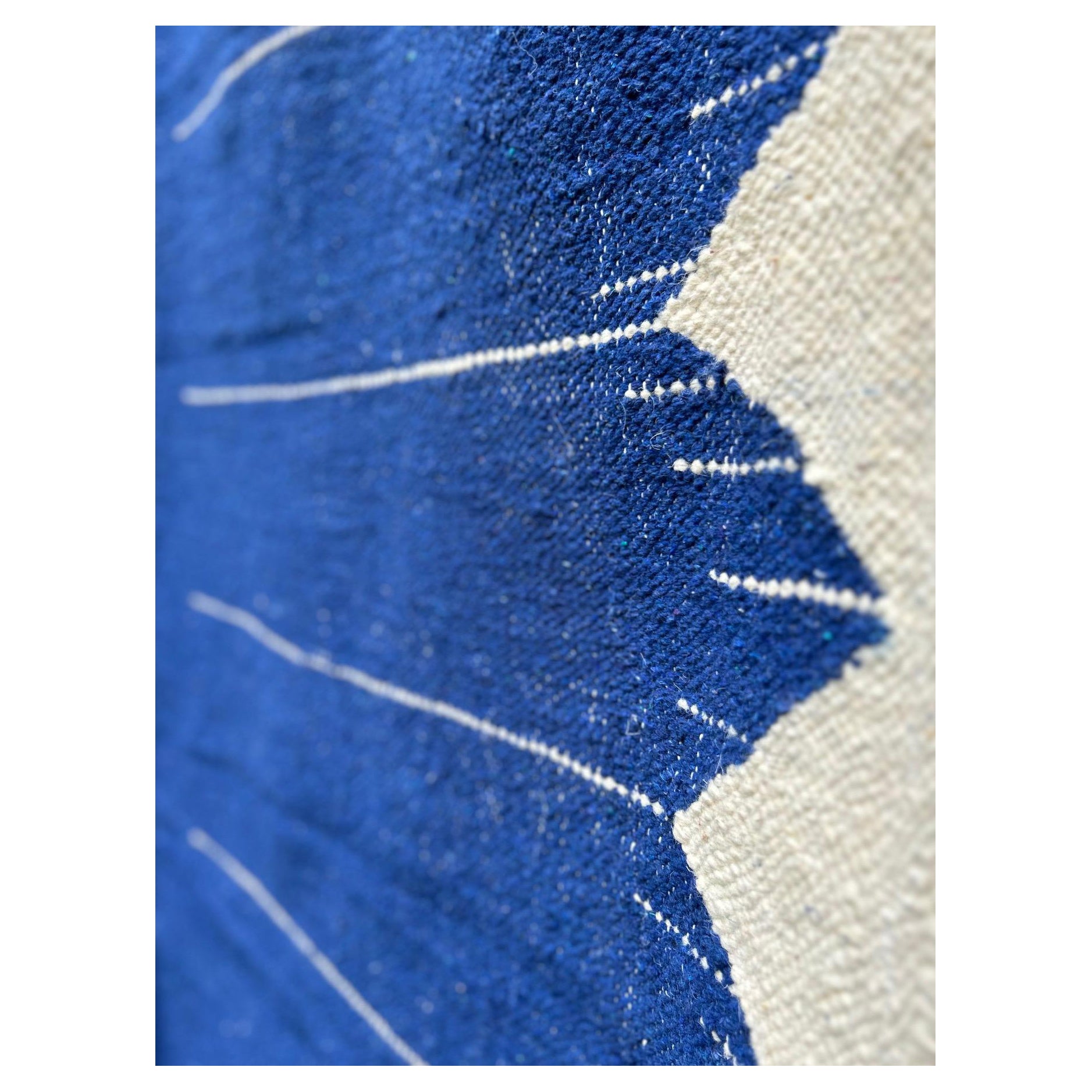 Alfombra tejida a mano, 100% lana, azul. Pieza única.