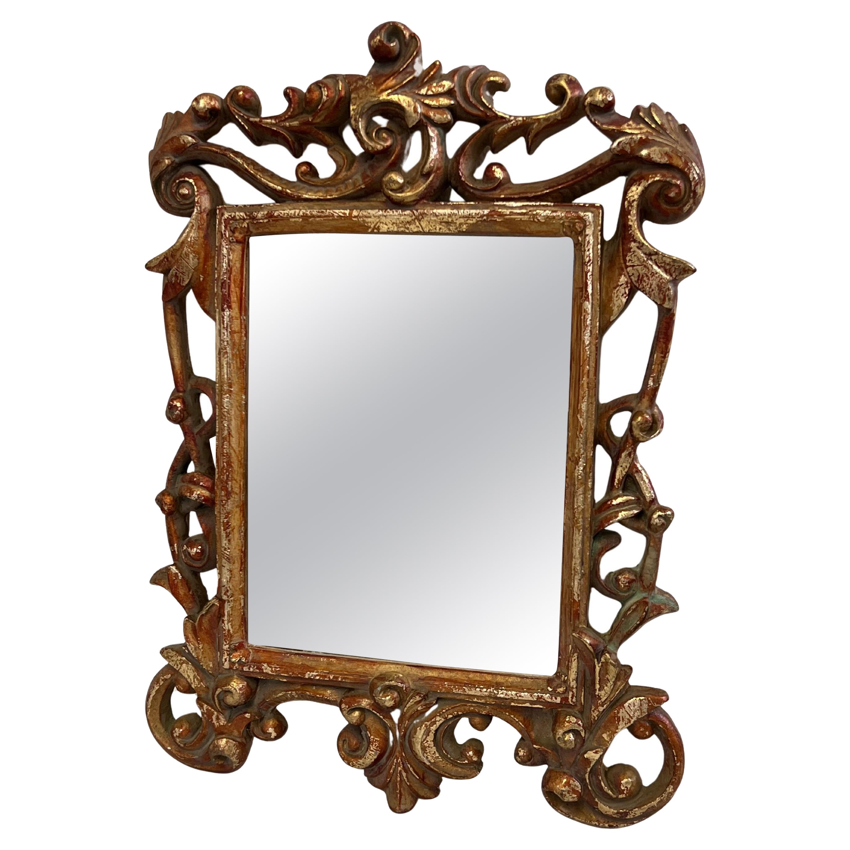 Miroir vintage italien de style baroque en bois doré sculpté à la main avec Patina