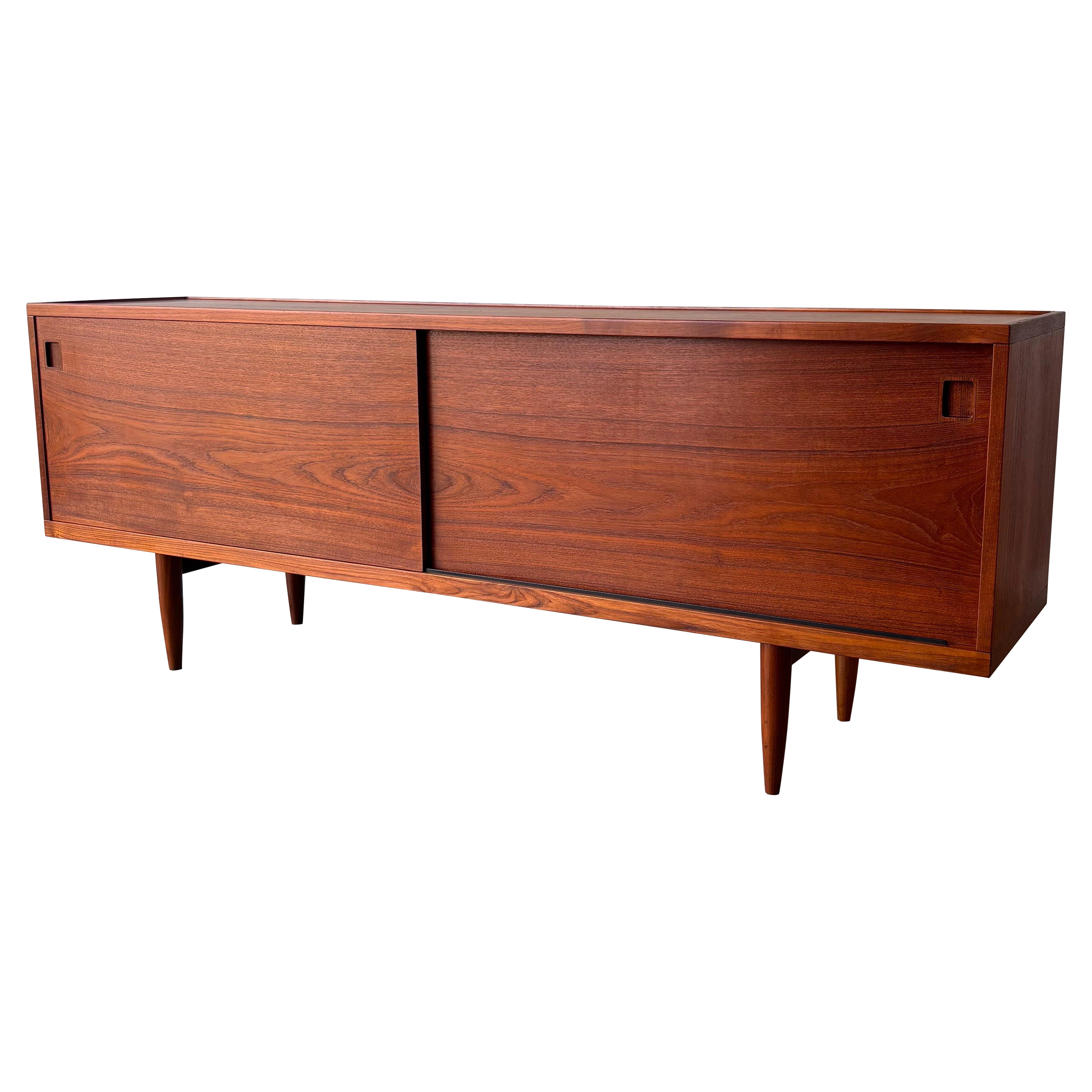 Seltene Anrichte aus Teakholz von Niels Moller, Dänische Moderne, 1960er Jahre