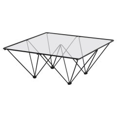Mesa de centro italiana de mediados de siglo, estilo Paolo Piva, de alambre negro y tapa de cristal