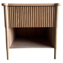 White Oak Reeded Nachttisch mit Schublade