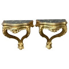 Paire de tables de chevet murales Louis XV en bois doré et faux marbre