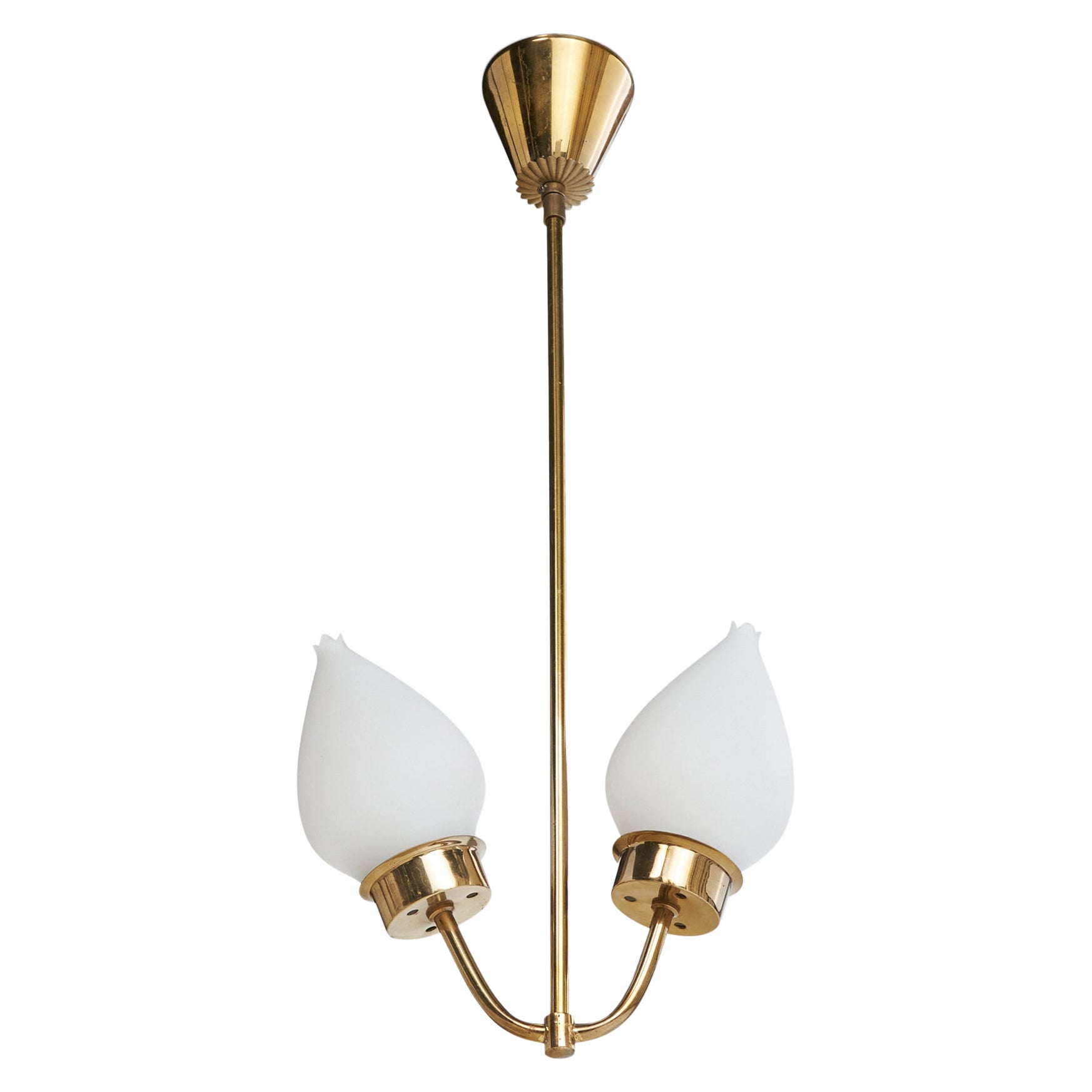 Designer suédois, lustre, laiton, verre, Suède, années 1950