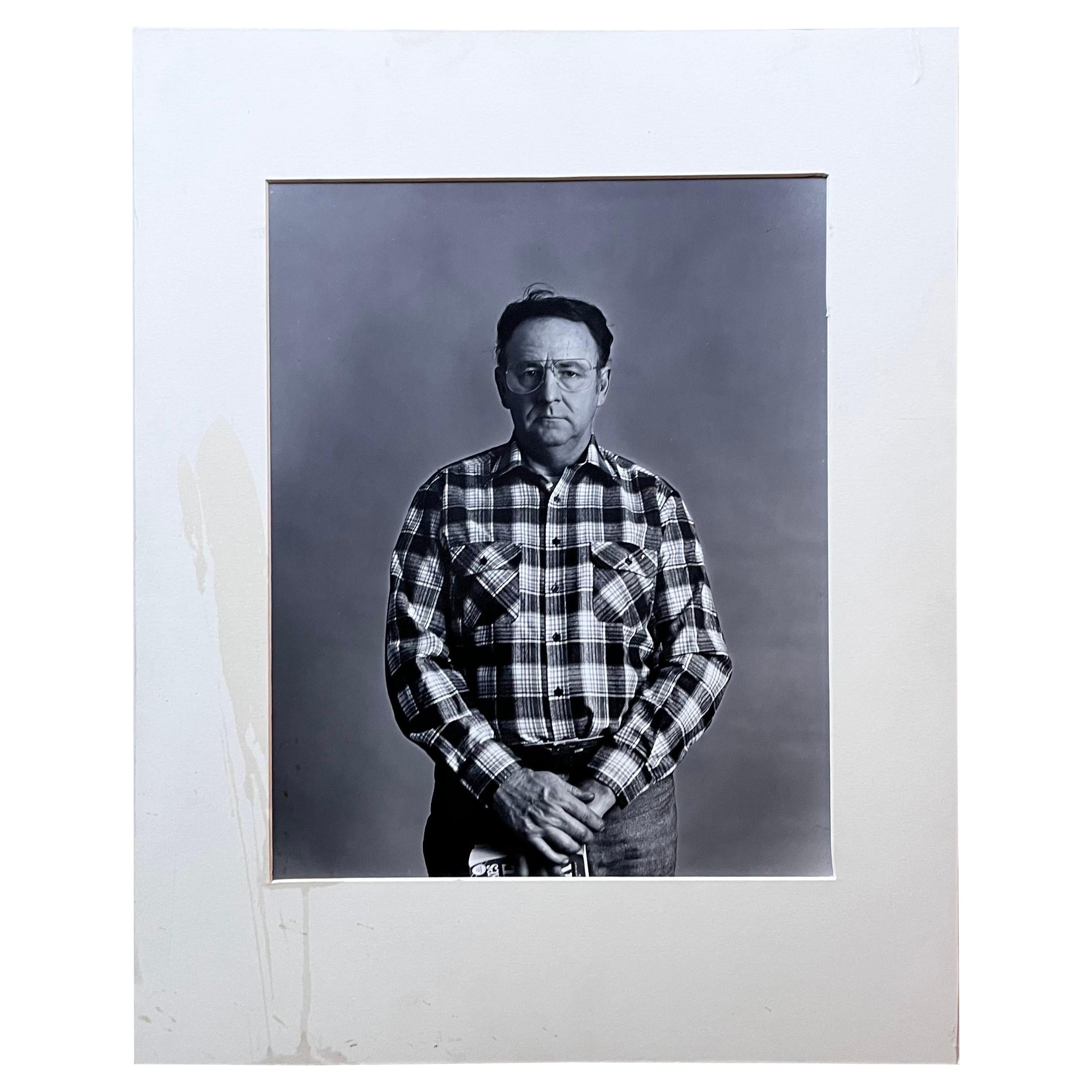 S/W-Fotografie im Stil von Avedons "In the American West" - Künstler Unknown