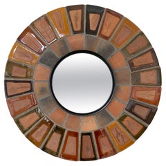 Miroir rond en céramique signé Roger Capron, vers 1970, Vallauris, France.