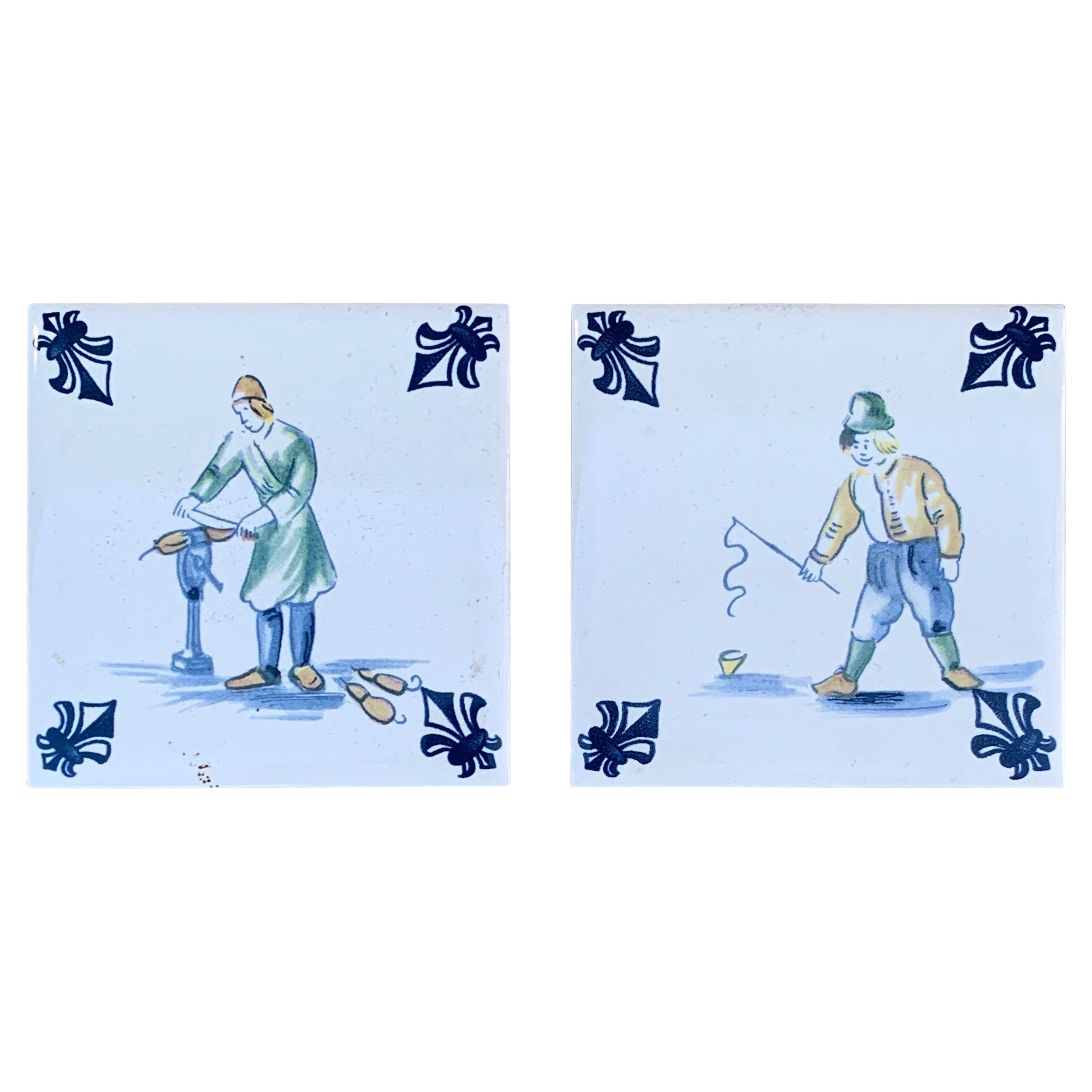 Vintage Dutch Delft Style Craftsmen Blaue und Weiße Kacheln, Paar im Angebot