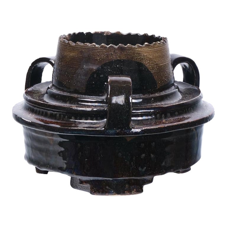 Studio Pottery, Vasija con pie