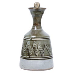 Studio Pottery, Decantador