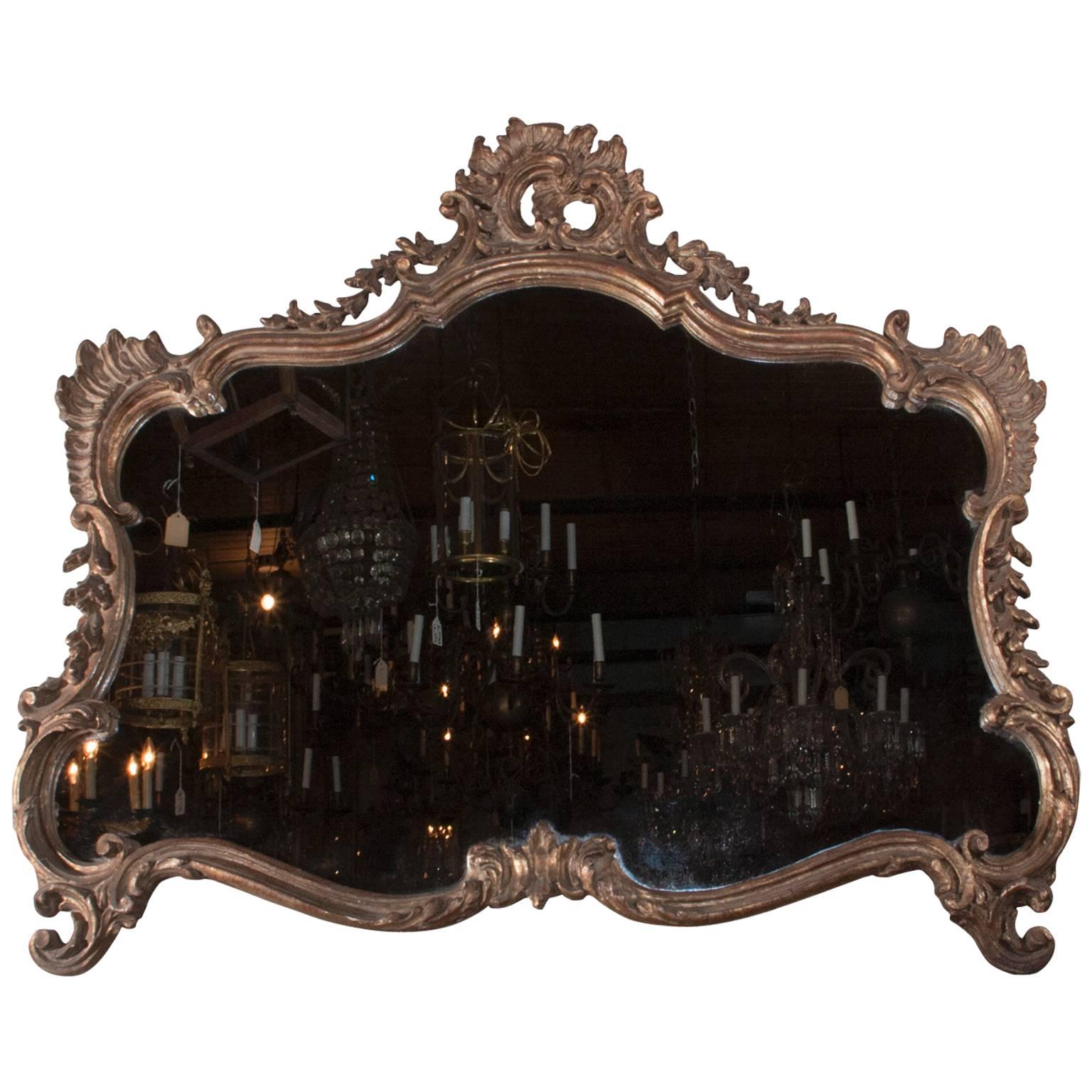 Horizontaler Spiegel aus dem 19. Jahrhundert, geschnitzt und vergoldet