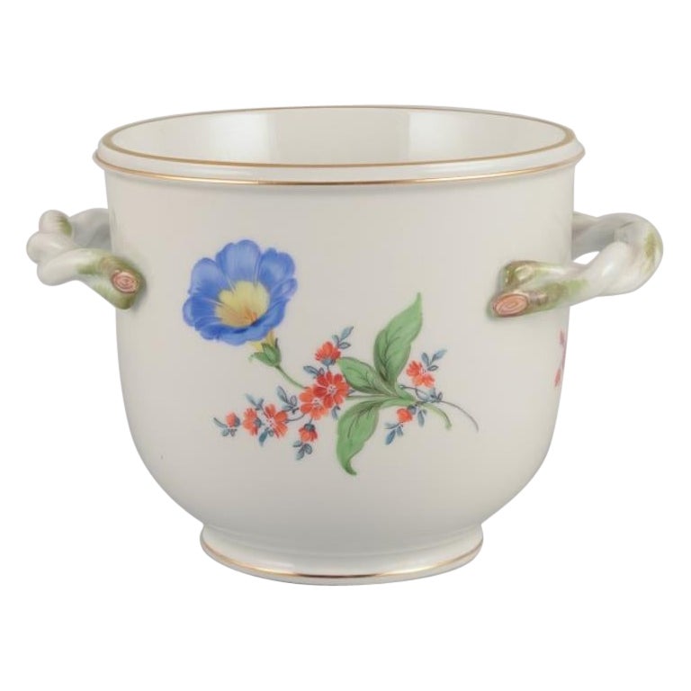 Meissen, Alemania. Macetero con dos asas en forma de hoja. en venta