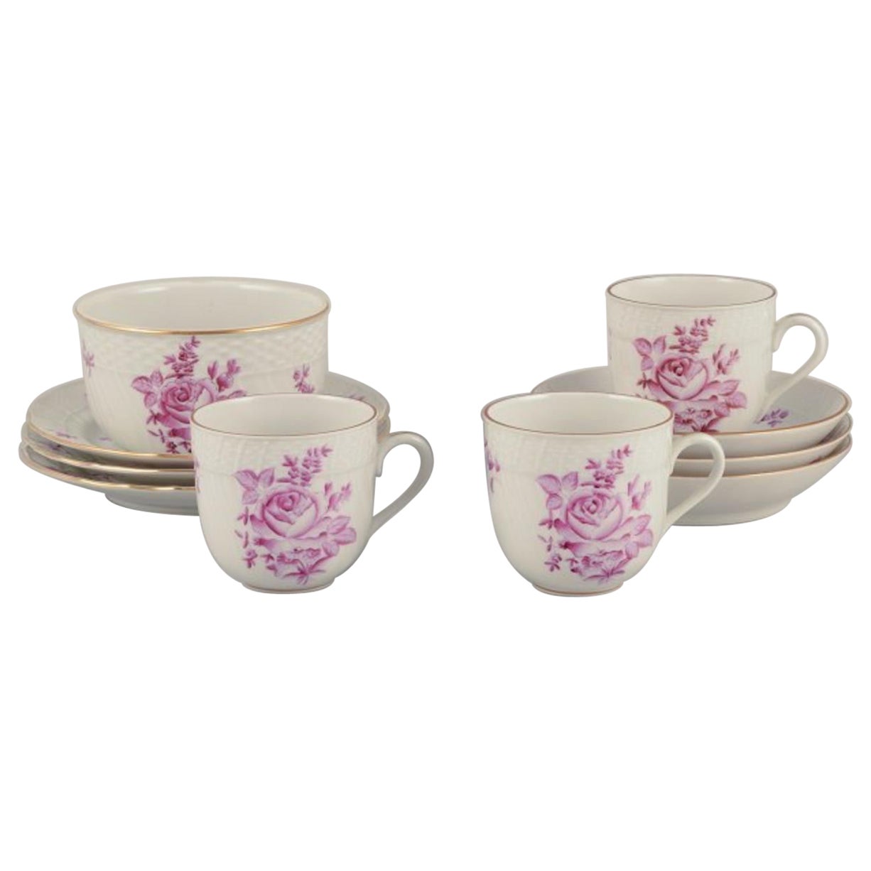 Herend, Hungría. Juego de café completo para tres personas en porcelana.