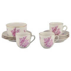 Herend, Hungría. Juego de café completo para tres personas en porcelana.
