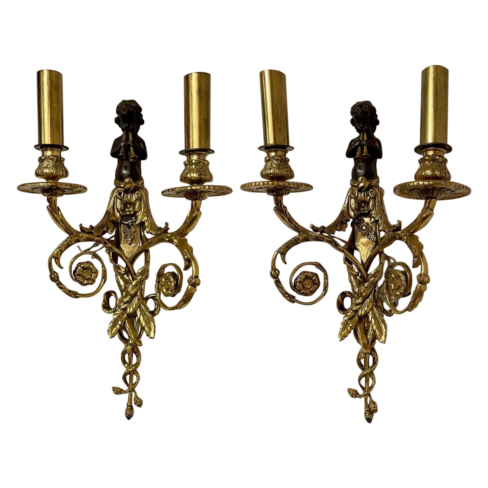 Paire d'appliques murales françaises anciennes Louis XVI en bronze doré et patiné, vers 1890