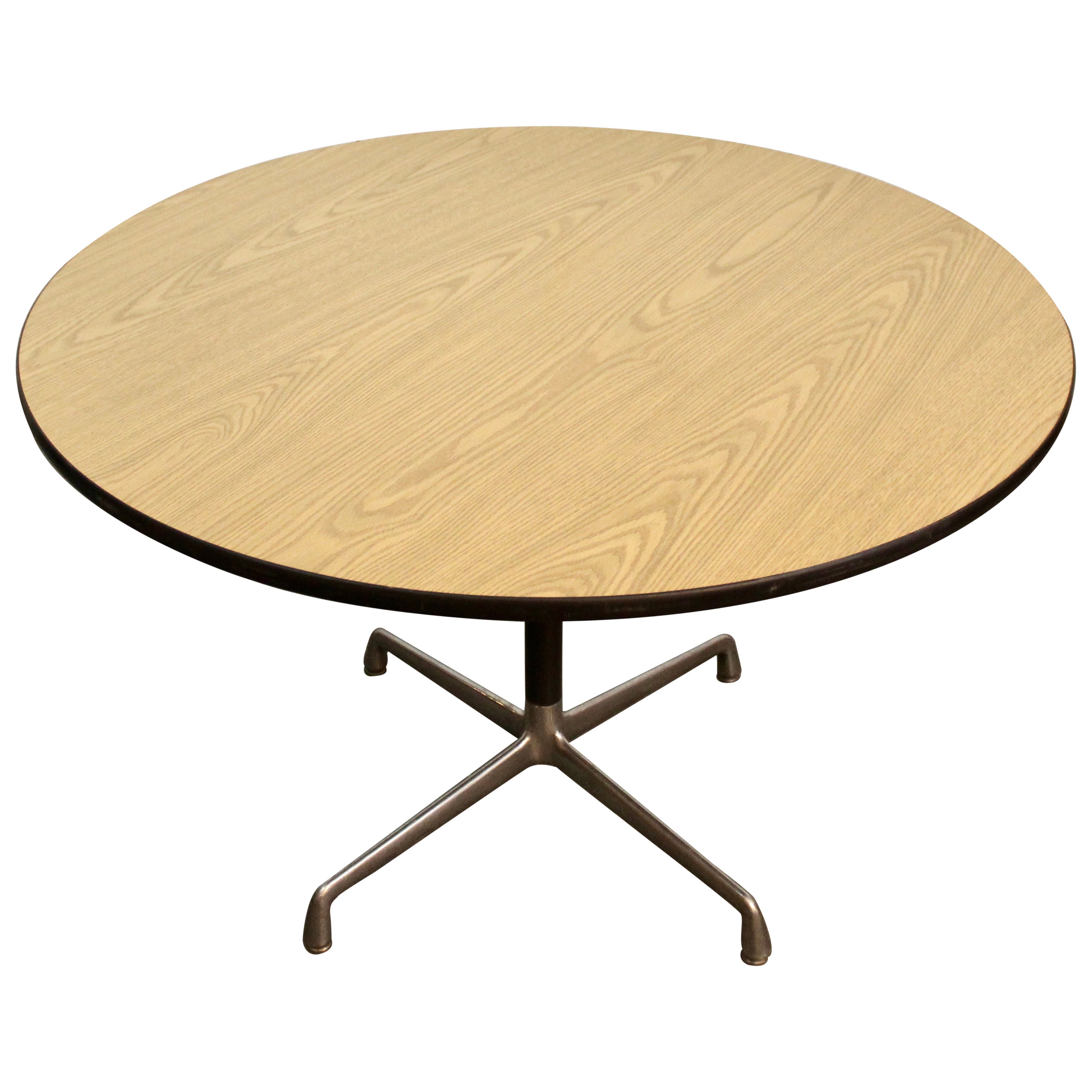 Tavolo con piedistallo da 42" del gruppo Eames in alluminio vintage